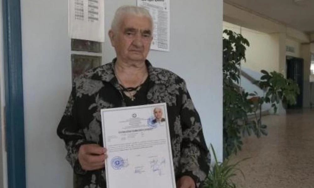 Κοζάνη: Βοηθός νοσηλευτή... ετών 87! - Έκανε το παιδικό της όνειρο πραγματικότητα